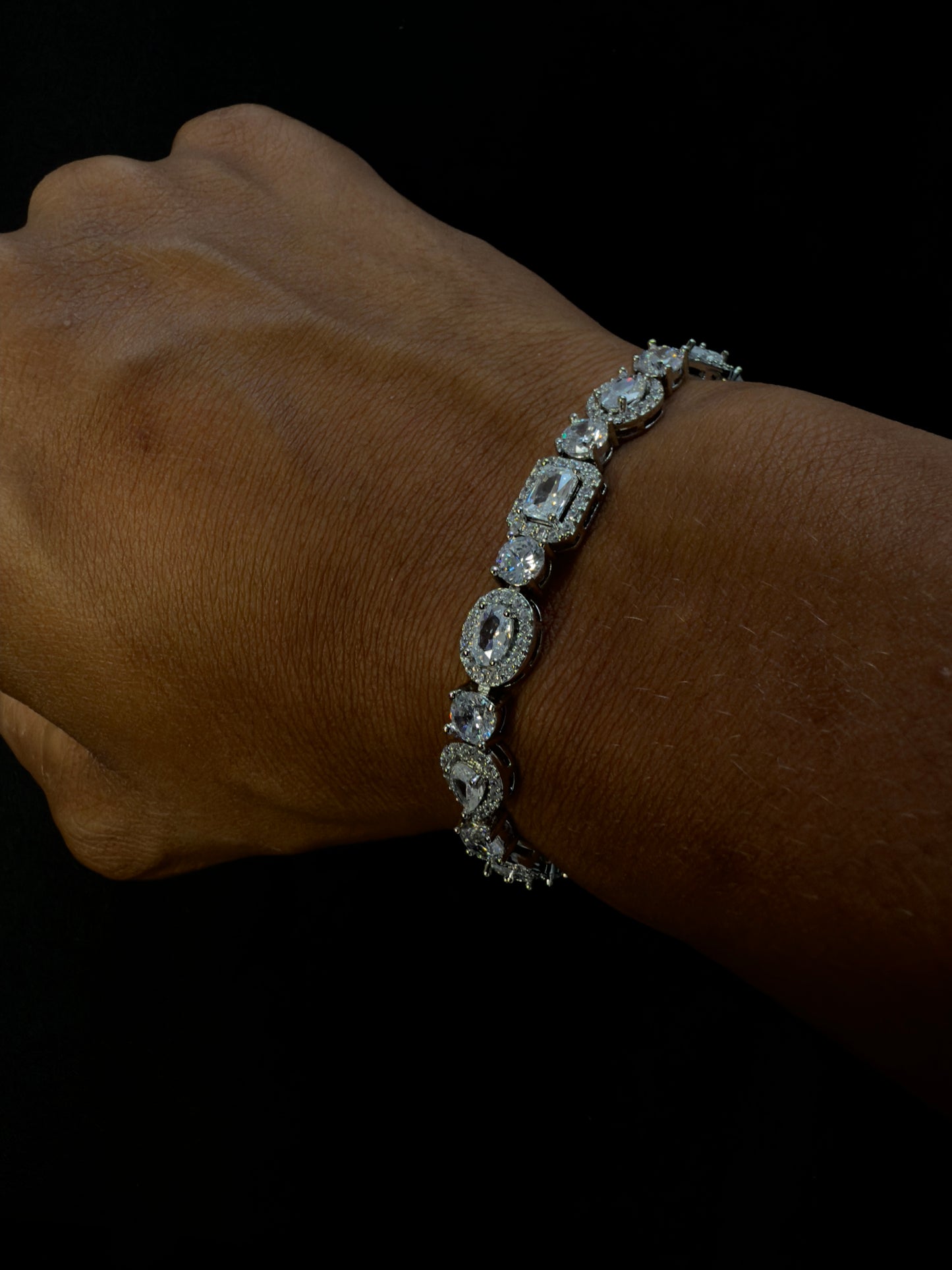 Savanté Oval Eye Bracelet